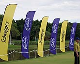 Einsatz von Champion Flags (Large) für Schweppes und Cadbury bei Golf Turnier